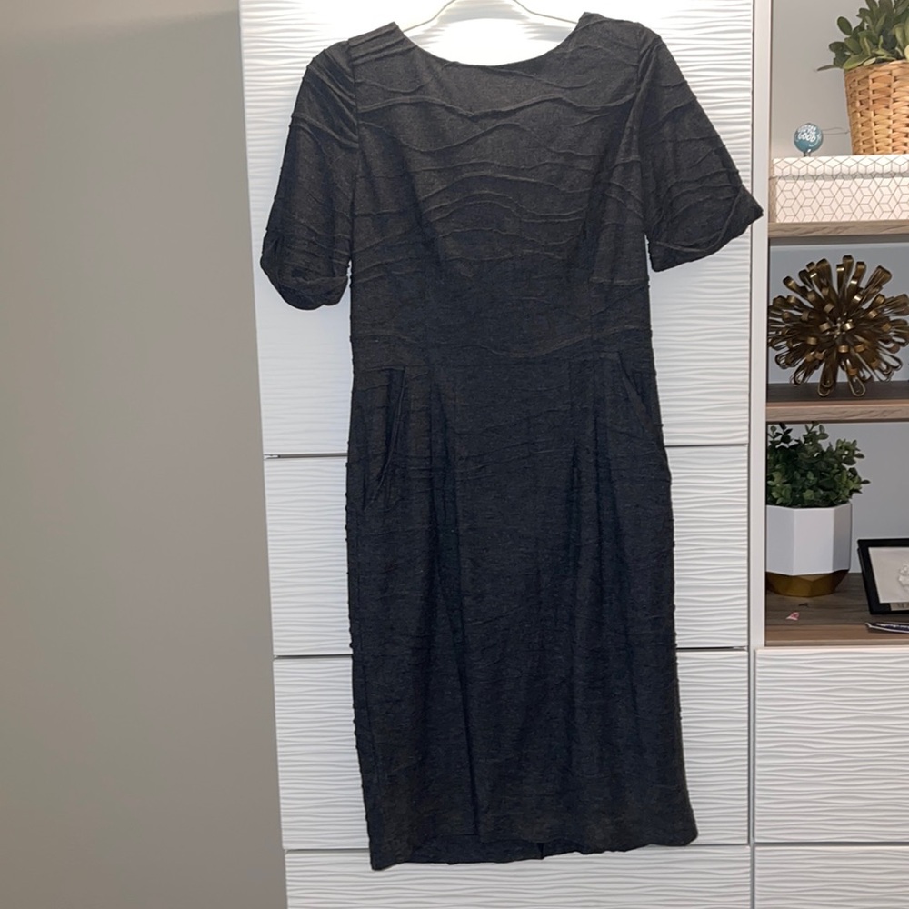The perfect dress with pockets! Texture Grey and so forgiving!